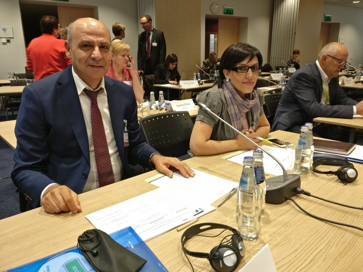 CRSTESA representatives discuss teachers' low wages at the ETUCE CEE Round Table in 2017