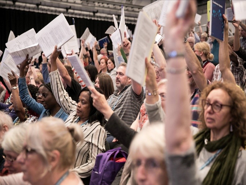 NEU-NUT members voting at Congress