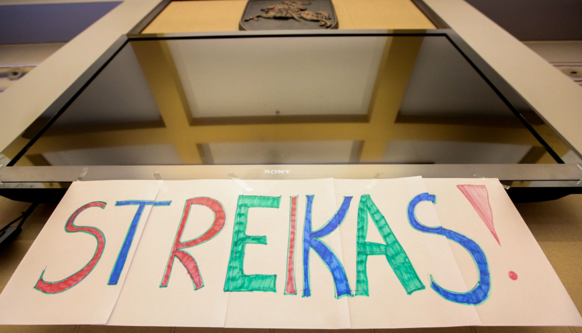 The 2018 and 2023 LEETU teachers' strikes (the biggest ones in Lithuania) as teaching for democratic citizenship and the transmission of fundamental values through education 